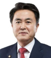김태흠