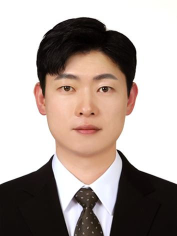 저자 사진